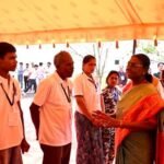 राष्ट्रपति  मुर्मु ने चीता मित्रों से किया संवाद और चीता संरक्षण की ली जानकारी