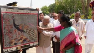 चीता परिवार को देखने के बाद राष्ट्रपति लौटीं दिल्ली, ग्वालियर एयरपोर्ट पर हुआ भव्य विदाई समारोह