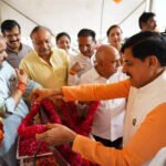 मुख्यमंत्री डॉ. यादव ने डॉ. श्यामा प्रसाद मुखर्जी के बलिदान दिवस पर उनकी प्रतिमा पर पुष्पांजलि अर्पित कर श्रद्धांजलि दी