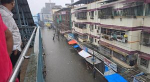 मुंबई में मानसून का कहर, सड़कों और रेलवे ट्रैक पर भरा पानी; अंधेरी सबवे बंद