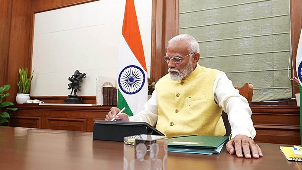 PM मोदी की कैबिनेट में हो सकता है बड़ा फेरबदल, कौन होगा बाहर और किन नए चेहरों को मिल सकता है मौका?