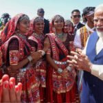 तीन दिवसीय दौरे पर सेशल्स पहुंचे PM मोदी, राष्ट्रपति पैट्रिक हर्मिनी ने किया भव्य स्वागत