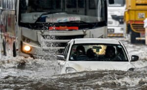 Mumbai Rain: भारी बारिश से मुंबई बेहाल, ट्रैफिक ठप, अंधेरी सबवे बंद और कई इलाकों में जलभराव