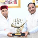 मुख्यमंत्री विष्णुदेव साय से कर्नाटक के राज्यपाल श्री थावरचंद गहलोत ने की सौजन्य भेंट