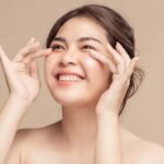 ग्लास स्किन पाने के आसान घरेलू उपाय, रसोई की चीजों से निखरेगा चेहरा