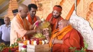 लखनऊ में सीएम योगी का बयान: भारत की धरती “धर्मशाला नहीं”, संस्कृति पर दिया जोर