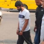 नारायणगढ़ में फायरिंग केस के आरोपी वेंकट गर्ग को पुलिस ने बाजार में घुमाकर की पूछताछ