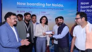 लखनऊ-नोएडा के बीच पहली सीधी उड़ान शुरू: 182 यात्रियों ने किया सफर