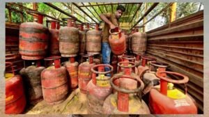 उज्ज्वला योजना के नियमों में बड़ा बदलाव, 10 करोड़ परिवारों पर पड़ेगा असर; LPG को लेकर सरकार का नया फैसला
