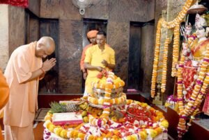 मुख्यमंत्री ने किए मां पाटेश्वरी के दर्शन