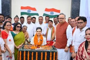 भाटापारा में गौरव का दिन, विधानसभा अध्यक्ष डॉ. रमन सिंह ने किया छत्तीसगढ़ महतारी और शहीद खोण्डे की प्रतिमा का अनावरण