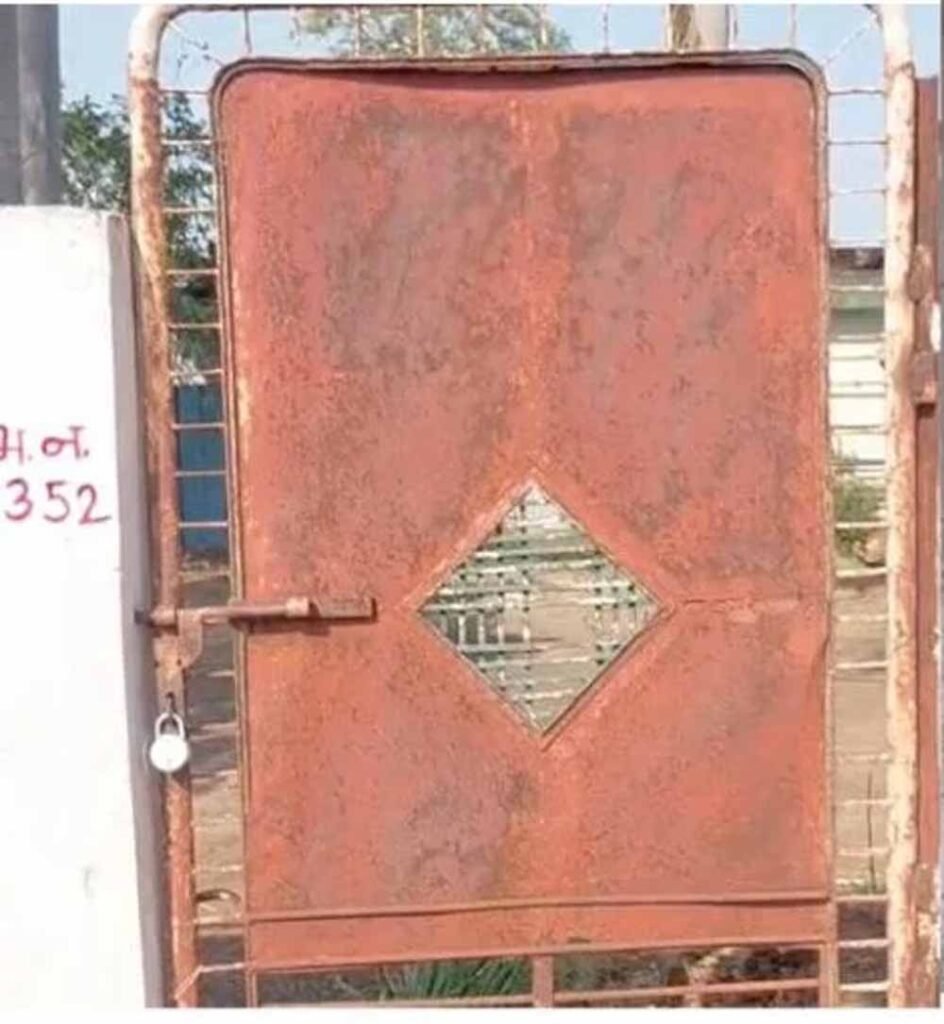 नकली गुटखा फैक्ट्री का भंडाफोड़, वॉशिंग पाउडर की आड़ में चल रहा था काला कारोबार, 12 गिरफ्तार