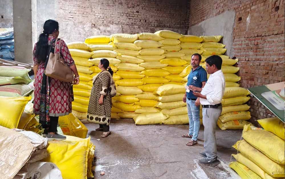 खरीफ सीजन 2026: किसानों के लिए पर्याप्त खाद का इंतजाम, जिला प्रशासन पूरी तरह सतर्क