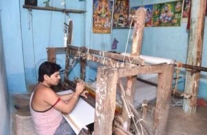 बस्तर का कोसा सिल्क बना आजीविका का मजबूत सहारा, हजारों परिवारों को मिल रहा रोजगार