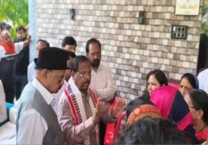 नौगई ट्रिपल मर्डर पीड़ितों से मिले विक्रमादित्य, आरोपियों के एनकाउंटर और संपत्ति कुर्की की मांग