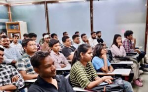 CM साय ने UPSC प्रीलिम्स में सफल ट्राइबल यूथ हॉस्टल के विद्यार्थियों से की मुलाकात, बढ़ाया हौसला