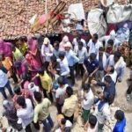 धमतरी में 50 से ज्यादा अवैध घरों को नोटिस, भड़के ग्रामीणों ने राजस्व टीम को घेरा