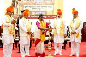 भारतीय संस्कृति, परंपरा और भाषाओं के प्रति सम्मान का भाव विकसित करना विश्वविद्यालयों की महत्वपूर्ण जिम्मेदारी : राष्ट्रपति मुर्मु