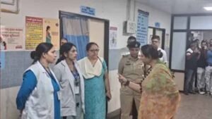 विवादित बयान पड़ा भारी! रेणू भाटिया की गई कुर्सी, ‘बेटी को अनजान व्यक्ति के साथ छोड़ने’ वाली टिप्पणी पर कार्रवाई