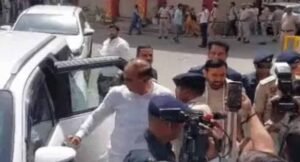 रोहतक डी-पार्क अग्निकांड स्थल पहुंचे सीएम सैनी, पीड़ितों से मुलाकात कर मुआवजे का किया ऐलान