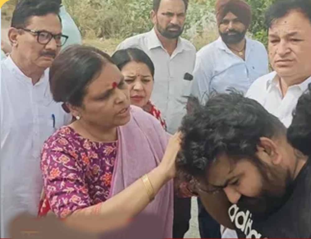 हरियाणा BJP अध्यक्ष डॉ. अर्चना गुप्ता ने काफिला रुकवाया, घायल युवक को पहुंचाया अस्पताल