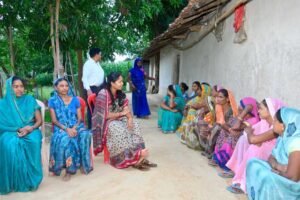 मंत्री लक्ष्मी राजवाड़े ने किया जनसंपर्क, ग्रामीणों की समस्याओं के त्वरित समाधान के दिए निर्देश