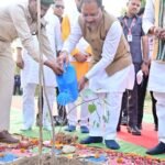 मुख्यमंत्री  विष्णु देव साय ने ‘एक पेड़ मां के नाम’ अभियान के तहत किया पीपल का पौधारोपण