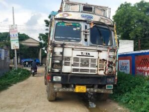 चंडीगढ़ में रेड लाइट जंप कर ट्रक ने मारी टक्कर, नाबालिग की दर्दनाक मौत