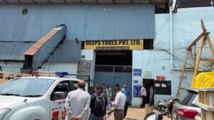 लुधियाना की फैक्ट्री में जहरीली गैस का कहर, बाप-बेटे समेत 3 की मौत; कई मजदूर बेहोश