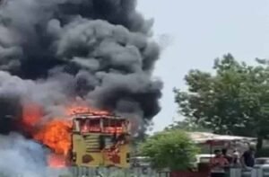 लुधियाना में चलती बस में लगी भीषण आग, 80 यात्रियों में मची चीख-पुकार