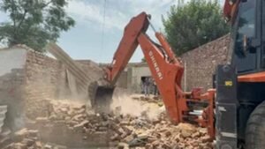 बठिंडा में नशा तस्करों पर बड़ा एक्शन, पुलिस ने अवैध इमारत पर चलाया बुलडोजर