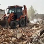 Hoshiarpur में ड्रग मनी के आरोपी दंपती पर बड़ा एक्शन, अवैध संपत्ति पर चला बुलडोजर