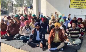 Punjab सरकार का बड़ा एक्शन, हड़ताल पर बैठे कर्मचारियों के लिए जारी किए सख्त आदेश