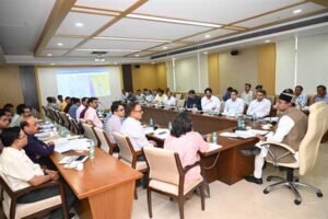 भू-माफियाओं पर सख्ती और आवासीय परियोजनाओं में तेजी के मंत्री  सारंग के निर्देश