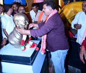 उप मुख्यमंत्री  विजय शर्मा ने भारत माता की प्रतिमा एवं भव्य शहीद स्मारक का किया लोकार्पण