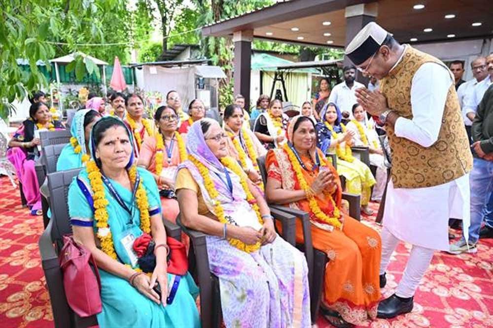 मुख्यमंत्री तीर्थ-दर्शन योजना अंतर्गत वैष्णो देवी जाएंगे श्रद्धालु