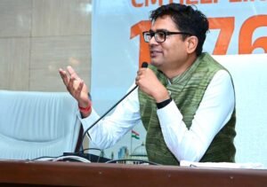 आवास एवं पर्यावरण मंत्री  ओपी चौधरी ने विभिन्न आवासीय कॉलोनियों के प्रतिनिधियों के साथ की बैठक