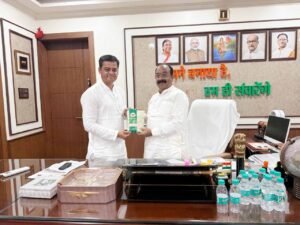 महिला सशक्तिकरण की मिसाल: उप मुख्यमंत्री अरुण साव को भेंट किया गया महिला समूहों का विशेष चावल