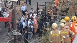 लखनऊ अग्निकांड पर सख्त हुए CM योगी, अफसरों की लगाई क्लास; लापरवाही पर होगा बड़ा एक्शन!