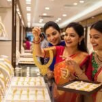 Gold Rate Fall: सिर्फ एक वजह से 6 महीने के निचले स्तर पर पहुंचा सोना, अभी खरीदें या करें इंतजार?