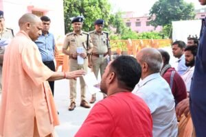 जरूरतमंदों के साथ खड़ी है सरकार, हर उचित समस्या का कराएगी निदानः मुख्यमंत्री