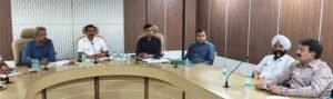 परिवहन सचिव ने बस संचालकों और अधिकृत वेंडरों के साथ की समीक्षा बैठक