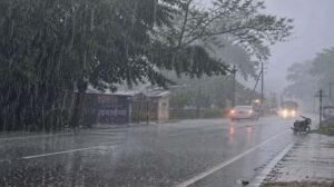 Monsoon Alert: अगले 48 घंटे में मूसलाधार बारिश का अलर्ट, तेज आंधी-तूफान के साथ बदलेगा मौसम
