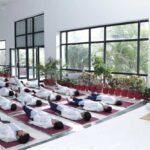 बीएमएचआरसी में योग सप्ताह के तीसरे दिन मरीजों और विद्यार्थियों के लिए योग सत्र आयोजित