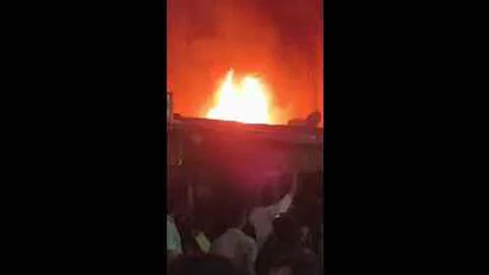 लखनऊ में आईआईएम रोड किनारे भीषण आग, सात दुकानें जलकर राख, लाखों का नुकसान