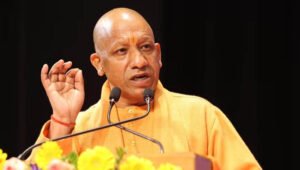 अयोध्या में CM योगी का सपा-कांग्रेस पर हमला, बोले- ‘हनुमानगढ़ी की सीढ़ियों पर नमाज पढ़वाने का पाप क्यों कराया?’