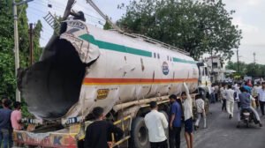 खरगोन में टैंकर में भीषण ब्लास्ट: वेल्डिंग के दौरान हुआ विस्फोट, 500 मीटर दूर तक उड़े परखच्चे