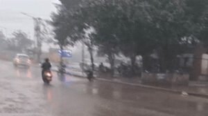 Punjab Weather: 4 जिलों से मानसूनी बादल गायब, मोहाली-जालंधर में झमाझम बारिश, नहर में डूबे 2 लड़के
