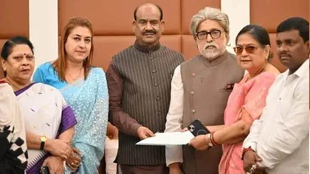 TMC के बागी सांसदों को ओम बिरला का बड़ा आश्वासन, ममता बनर्जी की बढ़ सकती है मुश्किलें