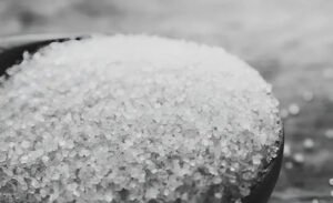 Sugar Price Hike: क्या देश में खत्म हो रही चीनी? अचानक बढ़े दामों के पीछे क्या है असली वजह